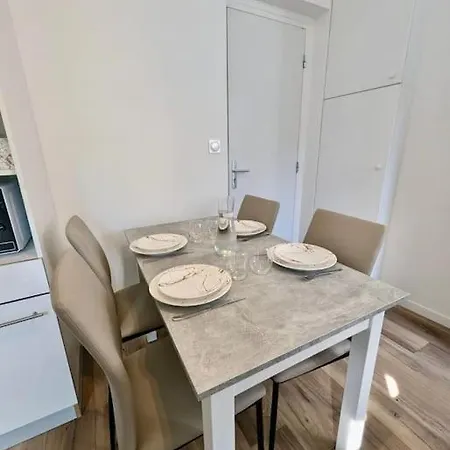 Le Berriat - Neuf Avec Balcon-proche Gare Appartement